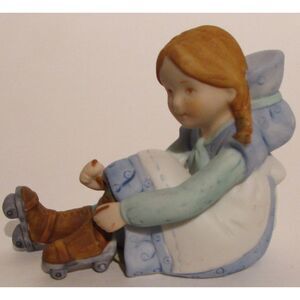 Holly Hobbie Merrily rolling along series X Figurine fine porcelain roller skate